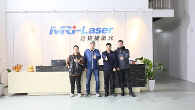 Представителят на AFC Services г-н Wierzbicki посети MRJ-Laser